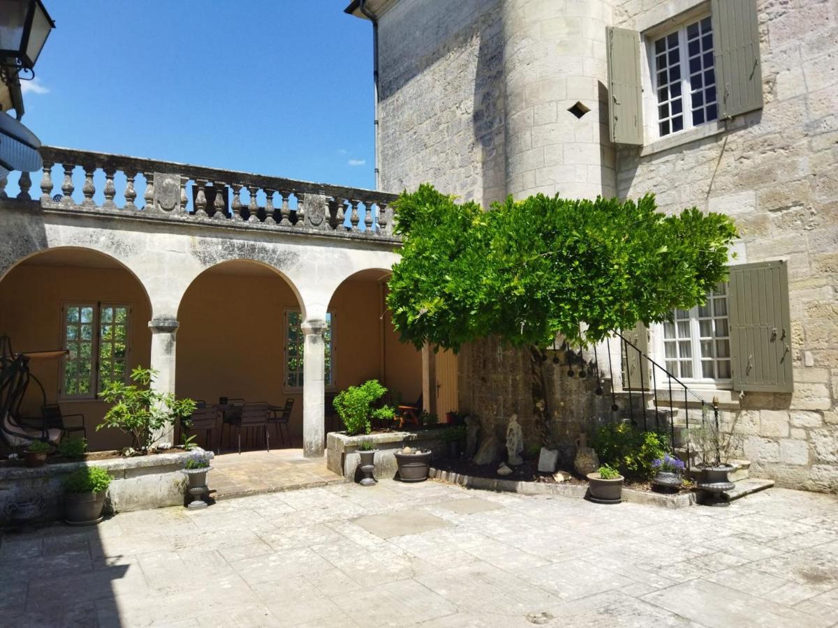 Chateau Des Senechaux, Bourdeilles 외부 사진